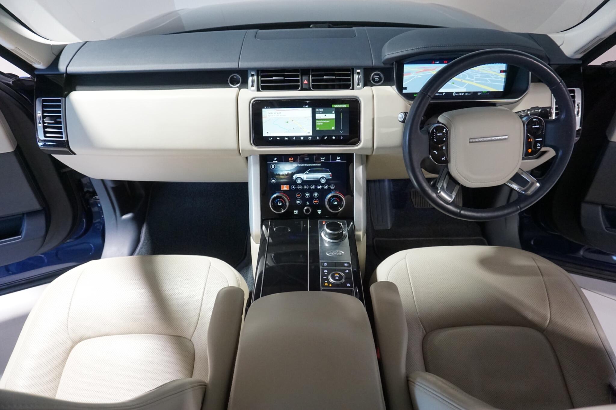 Land Rover Range Rover 2.0 P400e 12.4kWh GPF Vogue SUV 5dr Petrol Plug-in Hybrid Auto 4WD Euro 6 (s/s) (404 ps)